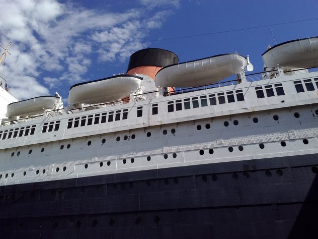 RMS Queen Mary close