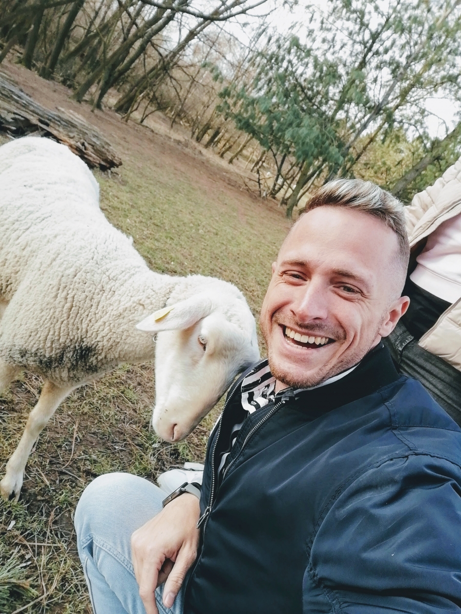 Biofarma Príroda Salaš Stupava vám dovolí dotýkať sa zvierat a oviec.