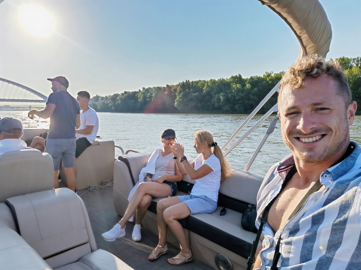 Výlet motorovým člnom po Dunaji