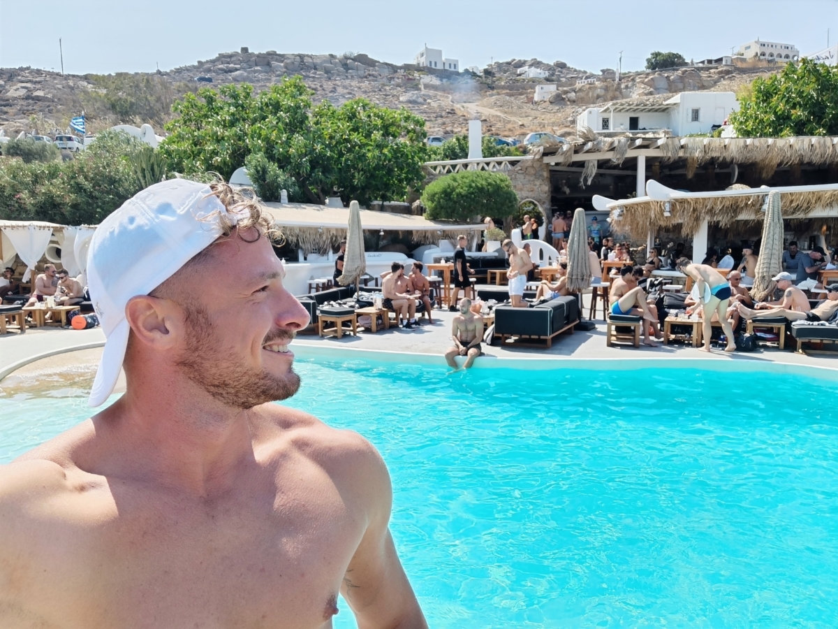 Jackie O Bar na Super Paradise Beach
