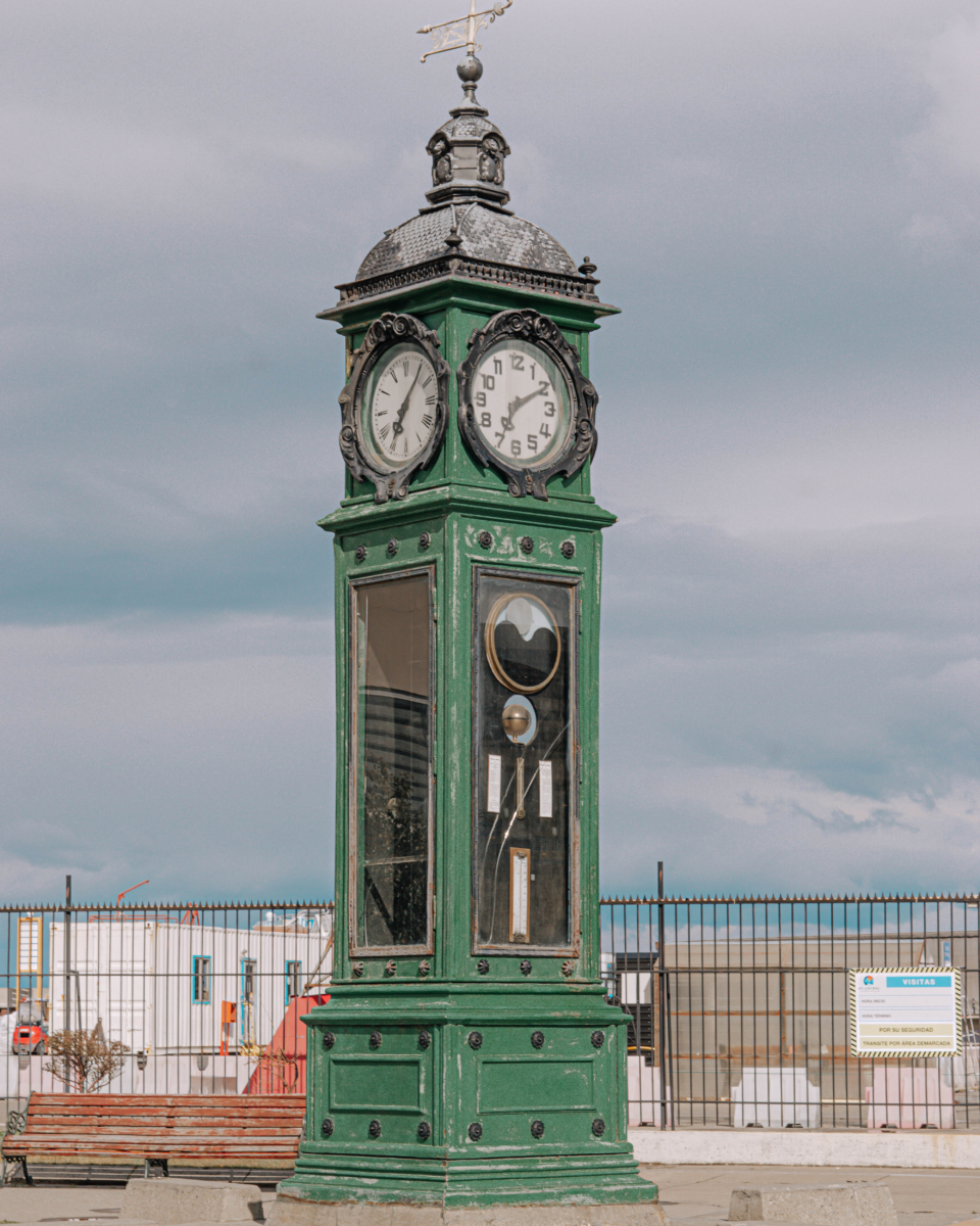 Hodiny Reloj Del Estrecho v Punta Arenas
